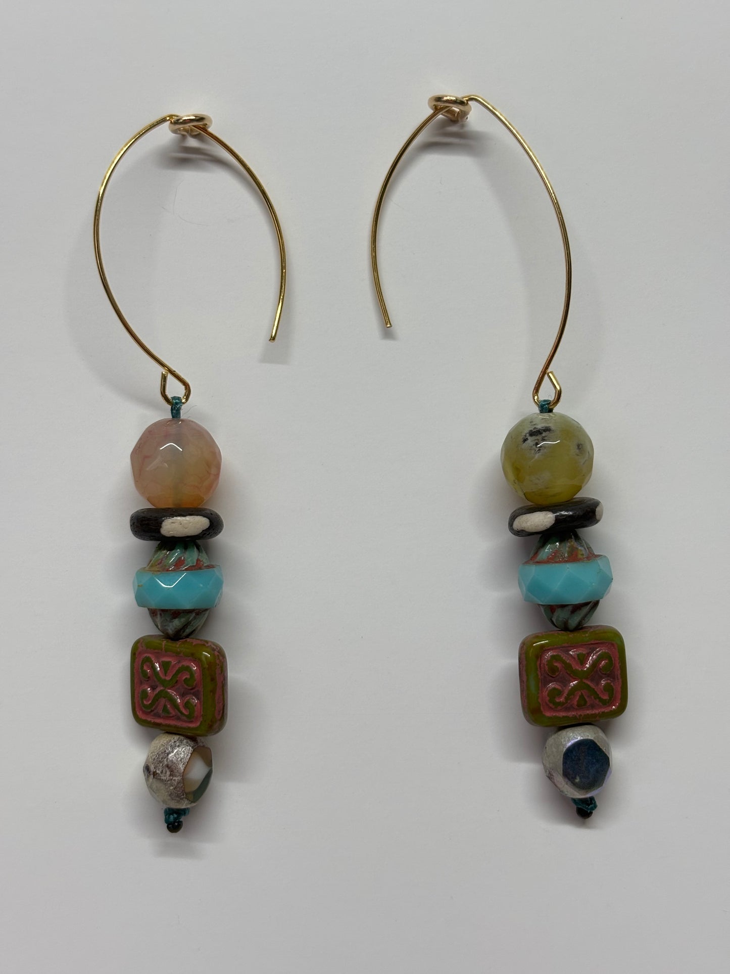 Glass and semiprecious stones bead earrings