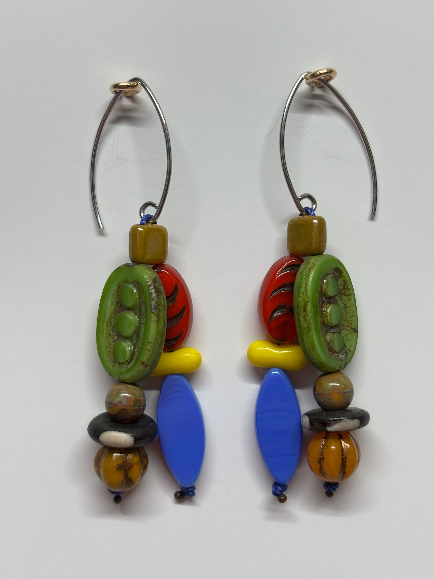 Glass and semiprecious stones bead earrings