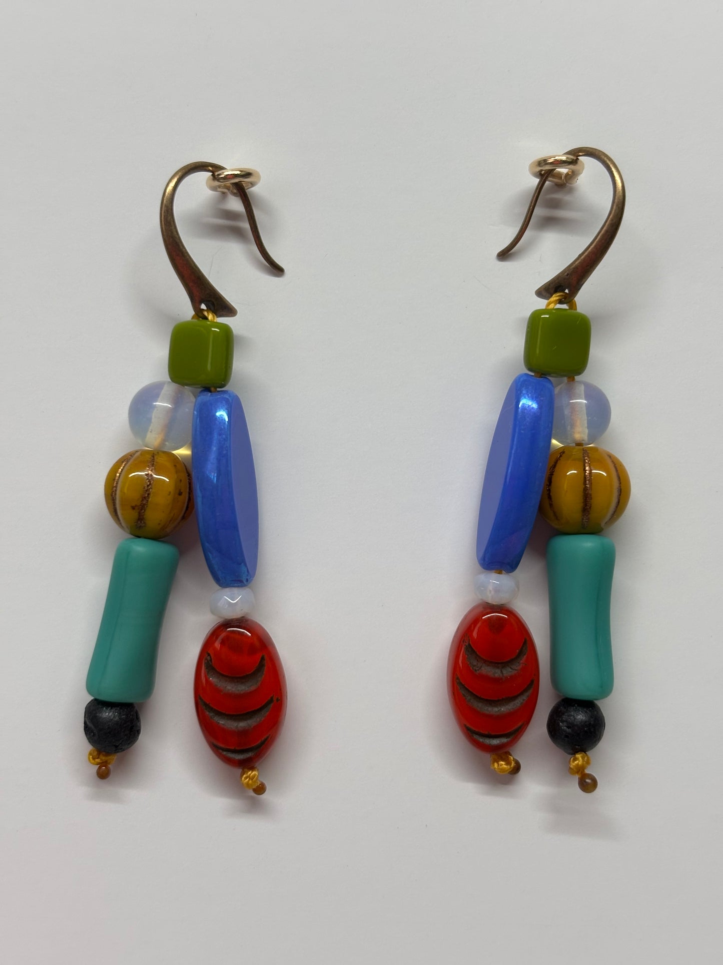 Glass and semiprecious stones bead earrings