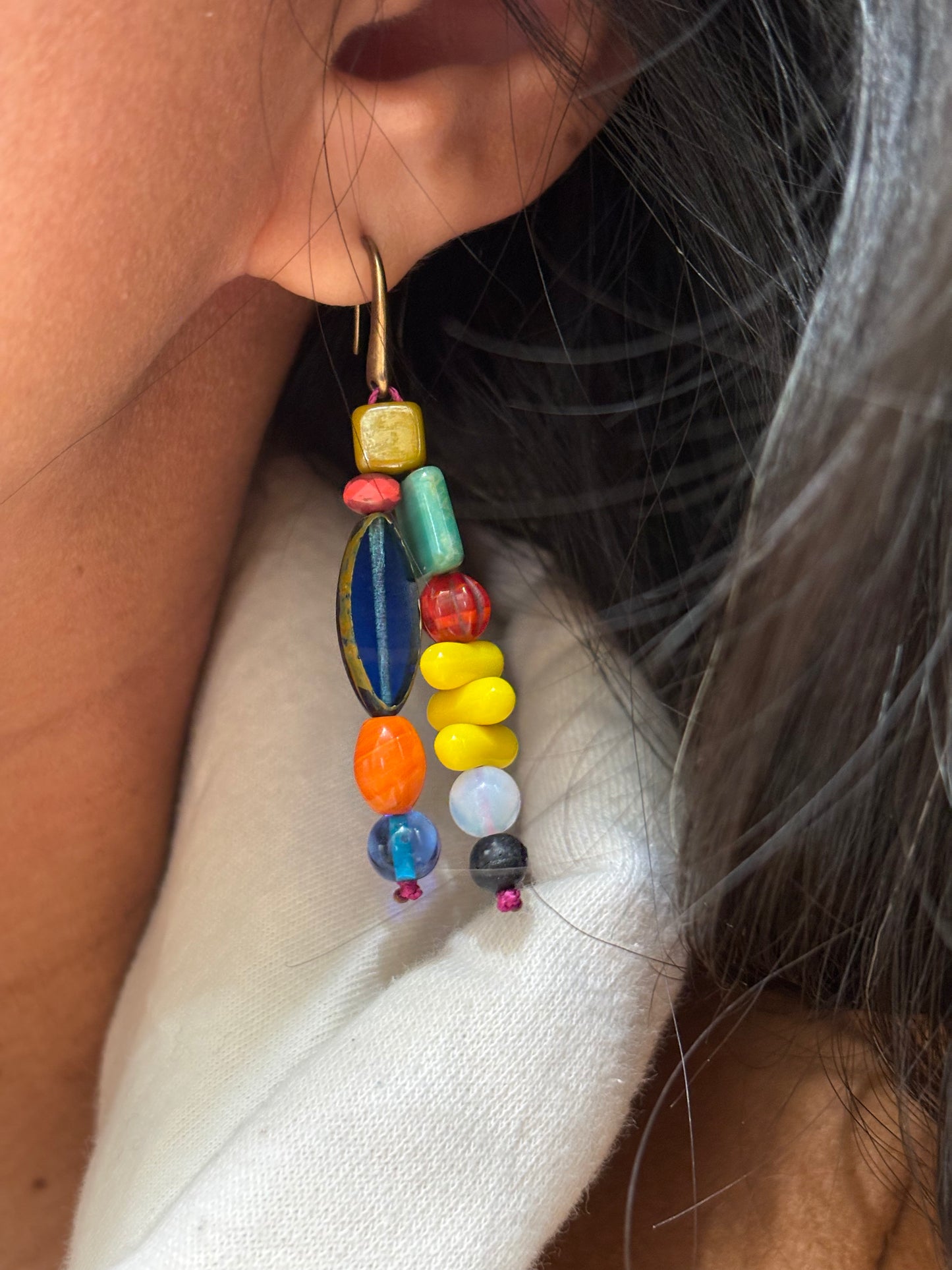Glass and semiprecious stones bead earrings