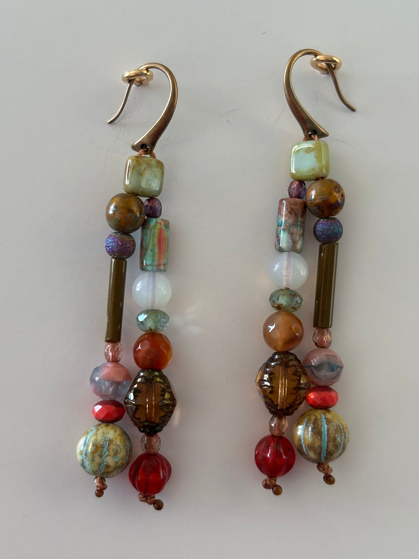 Glass and semiprecious stones bead earrings