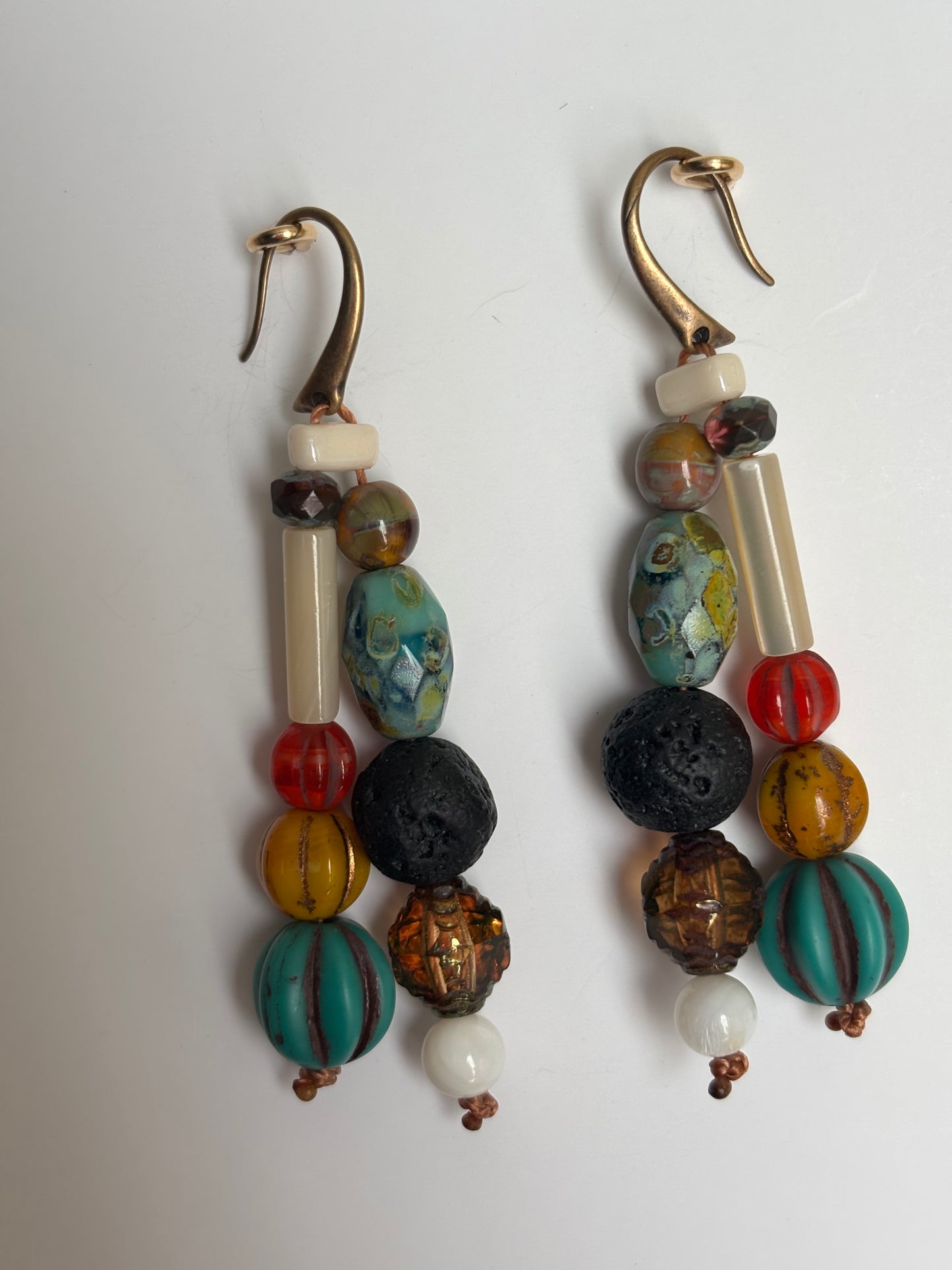 Glass and semiprecious stones bead earrings