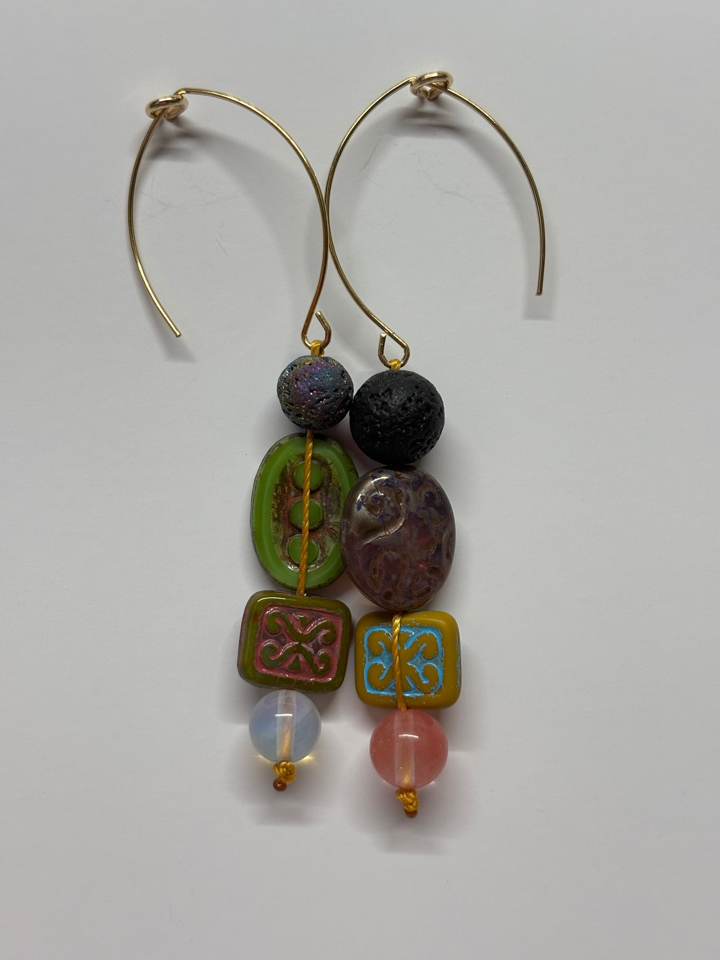 Glass and semiprecious stones bead earrings