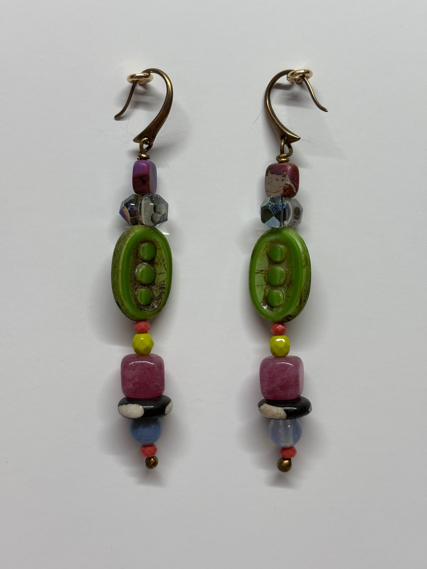 Glass and semiprecious stones bead earrings