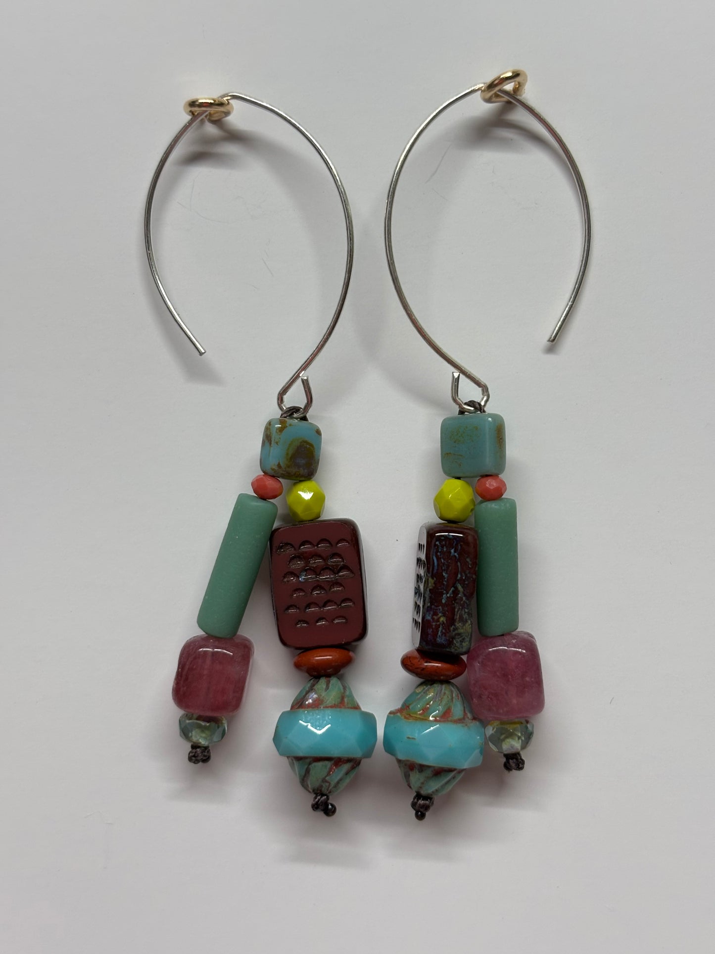 Glass and semiprecious stones bead earrings